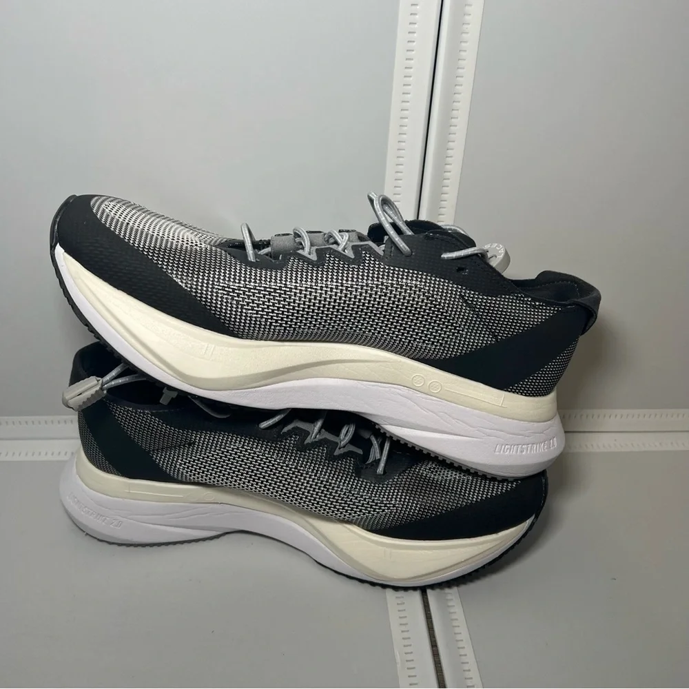 Women’s black grey Adizero Boston 12 running shoes size 6.5 excellent condition